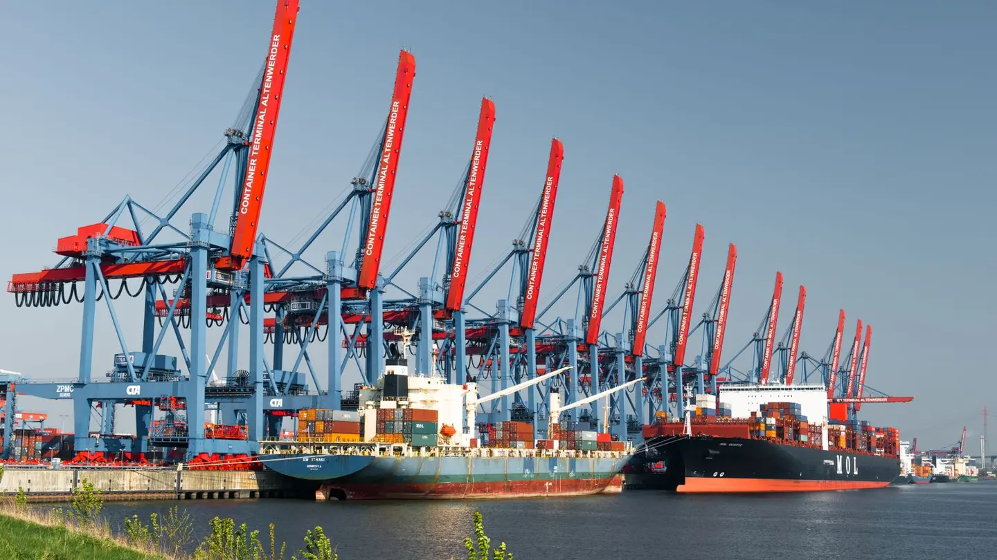 Cargo shipping at hamburg container terminal.